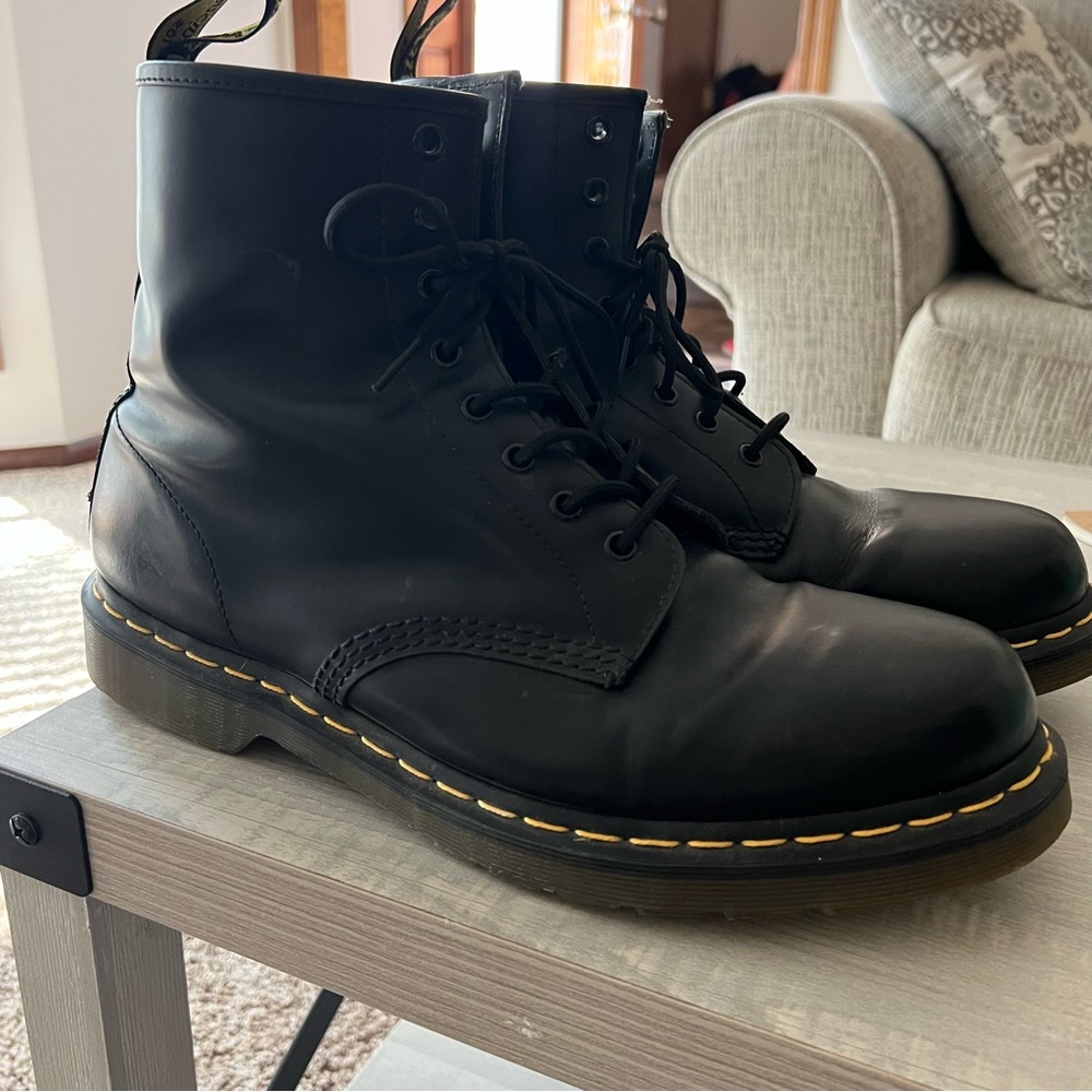 Dr. Martens Men’s Black Leather Boots Docs 13